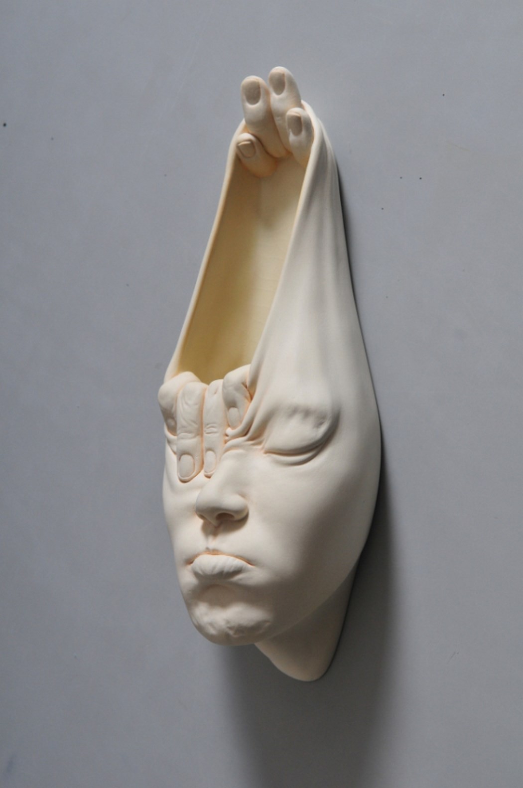 ceramic sculpture byjohnson tsang